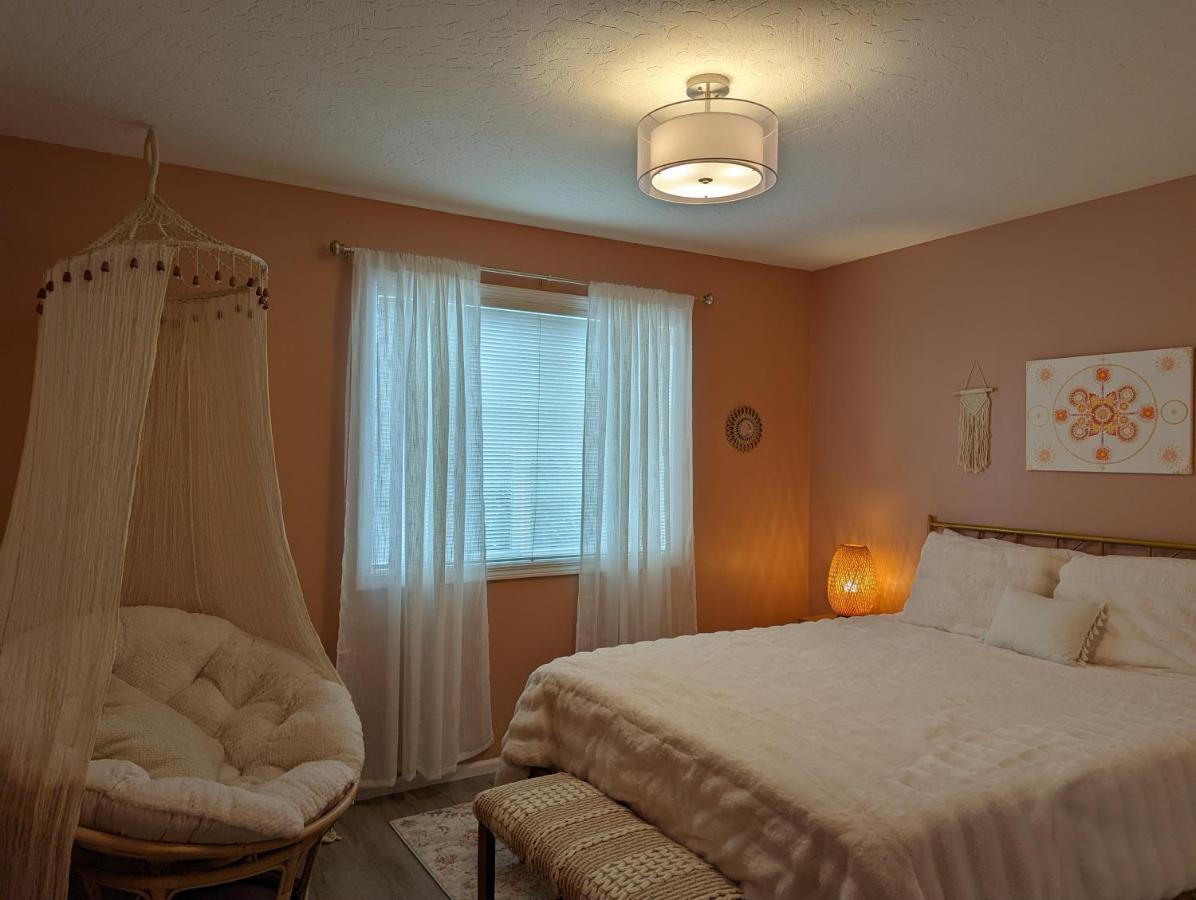 Contemporary 2-Bedroom Close To Downtown, Dining 유진 외부 사진